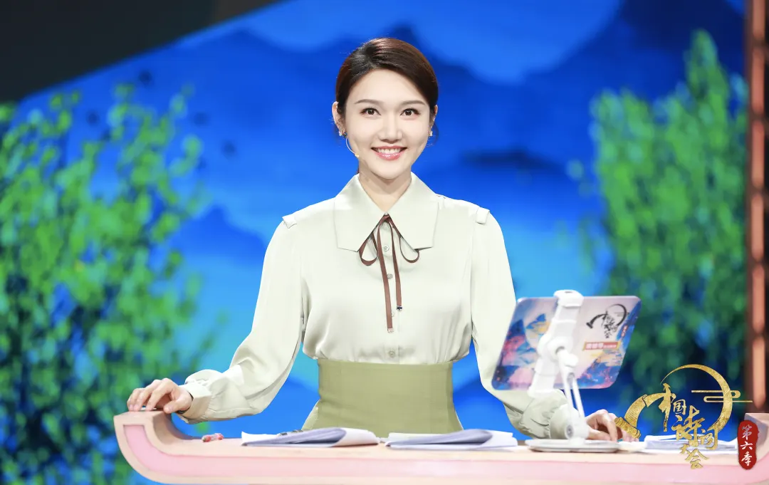 捅主任的日常 干到小脚离地剧照3