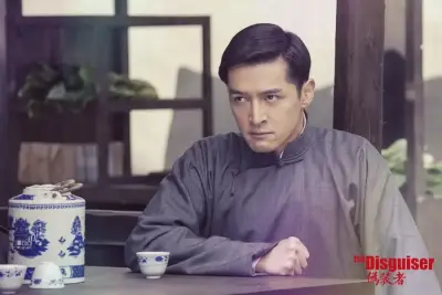 偷看浓毛妇女妇科检查剧照3